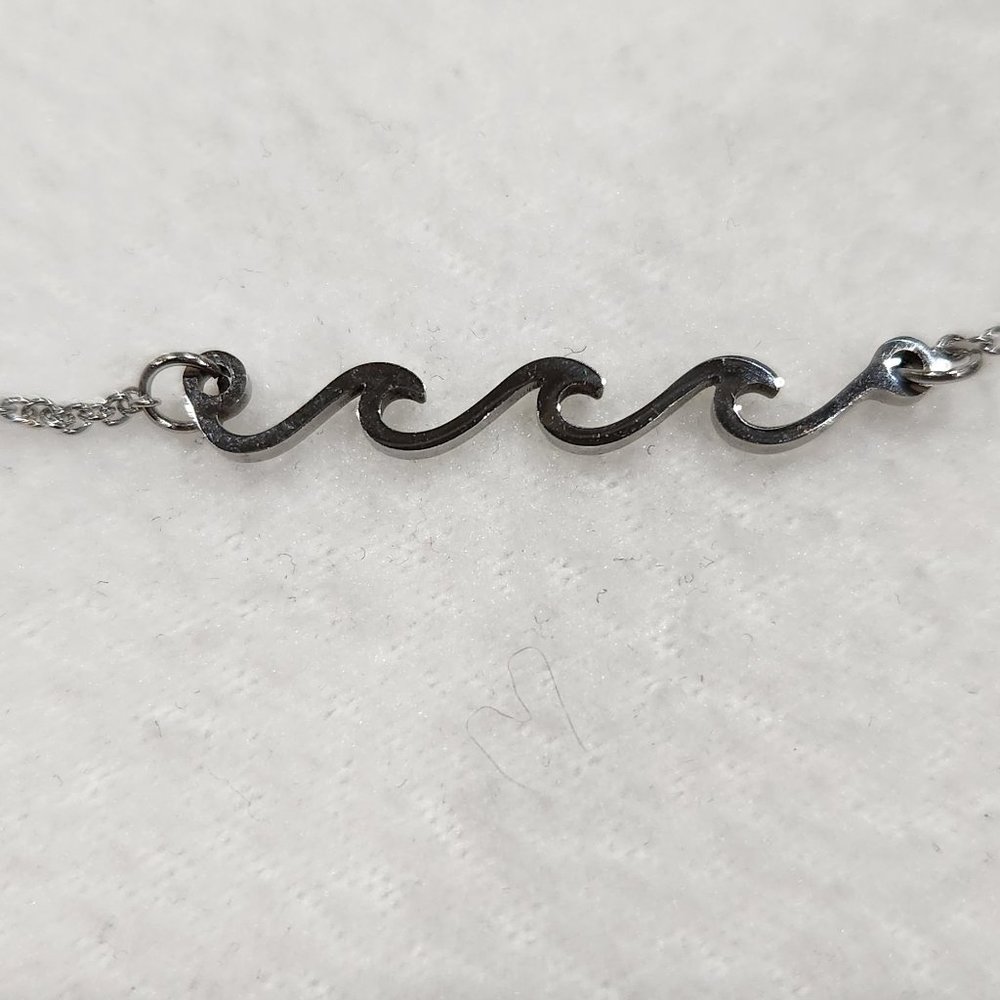 SALE! Silver Wave Anklet - Picture 2 of 3